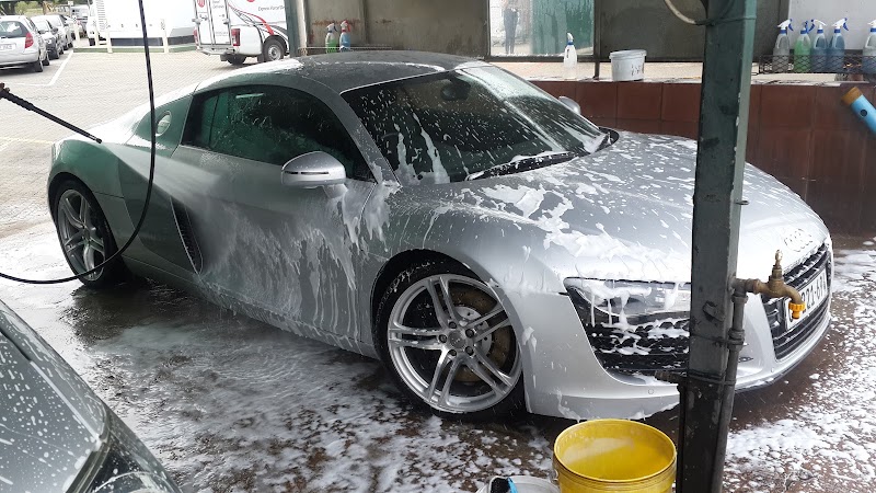 Car Wash at Somerset Mall - Photo 2